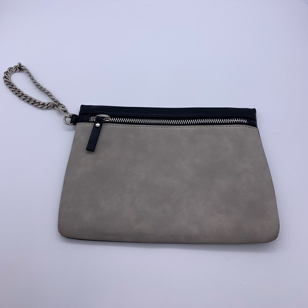 ✨Express chain strap wristlet_NWT
